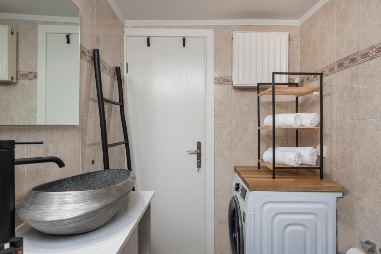 Old Harbor Apartment Luxury Living Chania Ханя Екстериор снимка